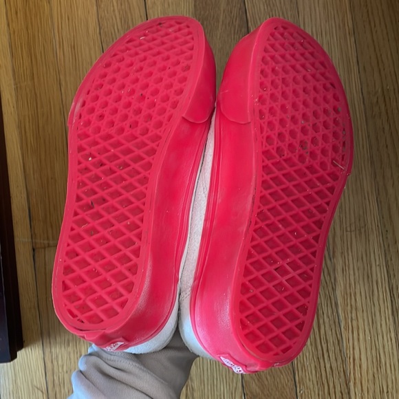 Vans Old Skool Stackform Shoe
Size: 7.5 Women
Color: Suede Blanc De Blanc/Pink - Picture 3 of 3